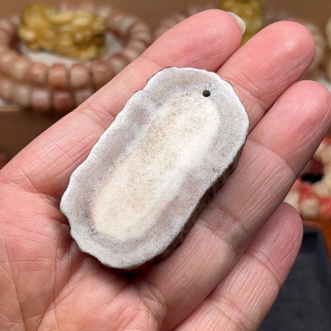 其他鹿骨鹿角随型吊坠