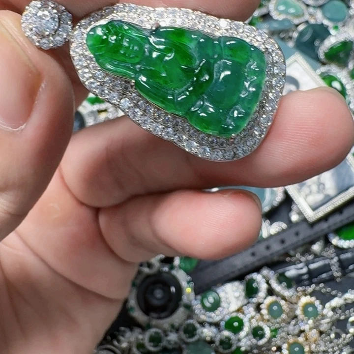 翡翠未镶嵌颈饰天然A货翡翠放漏