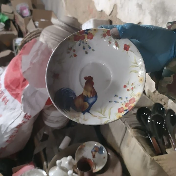 摆件陶瓷盘子碗啥都有