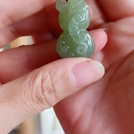 和田玉未镶嵌颈饰我****媚