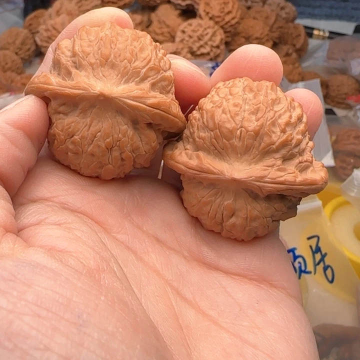 文玩核桃吊坠网***?血麒麟37尖微伤