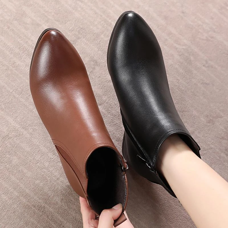 【万达撤柜】平底短靴女2025春秋真皮百搭软皮妈妈鞋大码低跟尖头女