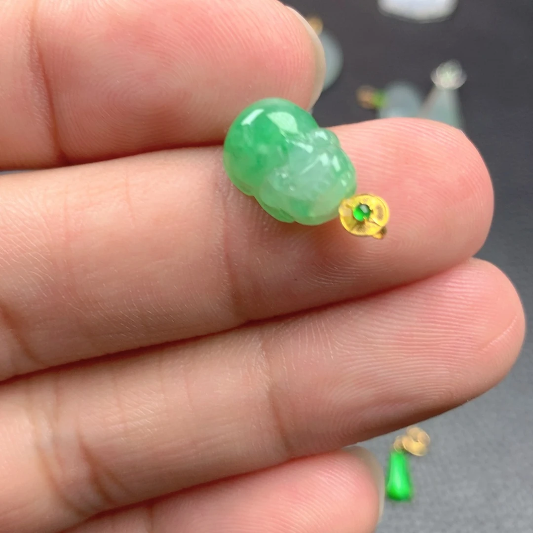【闪购商品】颈饰18K金镶嵌翡翠翡翠
