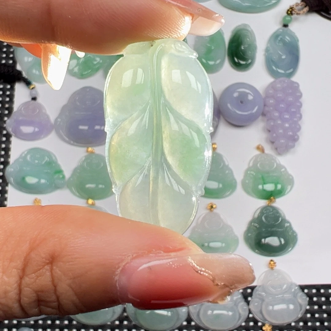 翡翠未镶嵌颈饰冰绿叶子