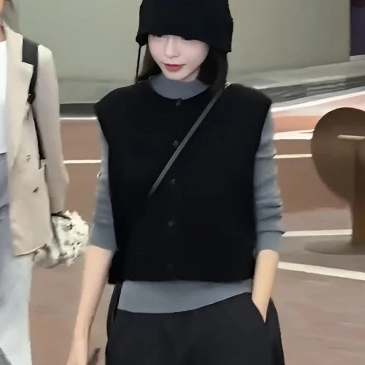 黑色针织马甲女2025新款春秋修身显瘦叠穿毛衣开衫短款设计感上衣