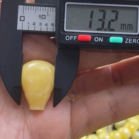 【闪购商品】未镶嵌蜜蜡裸石59杂