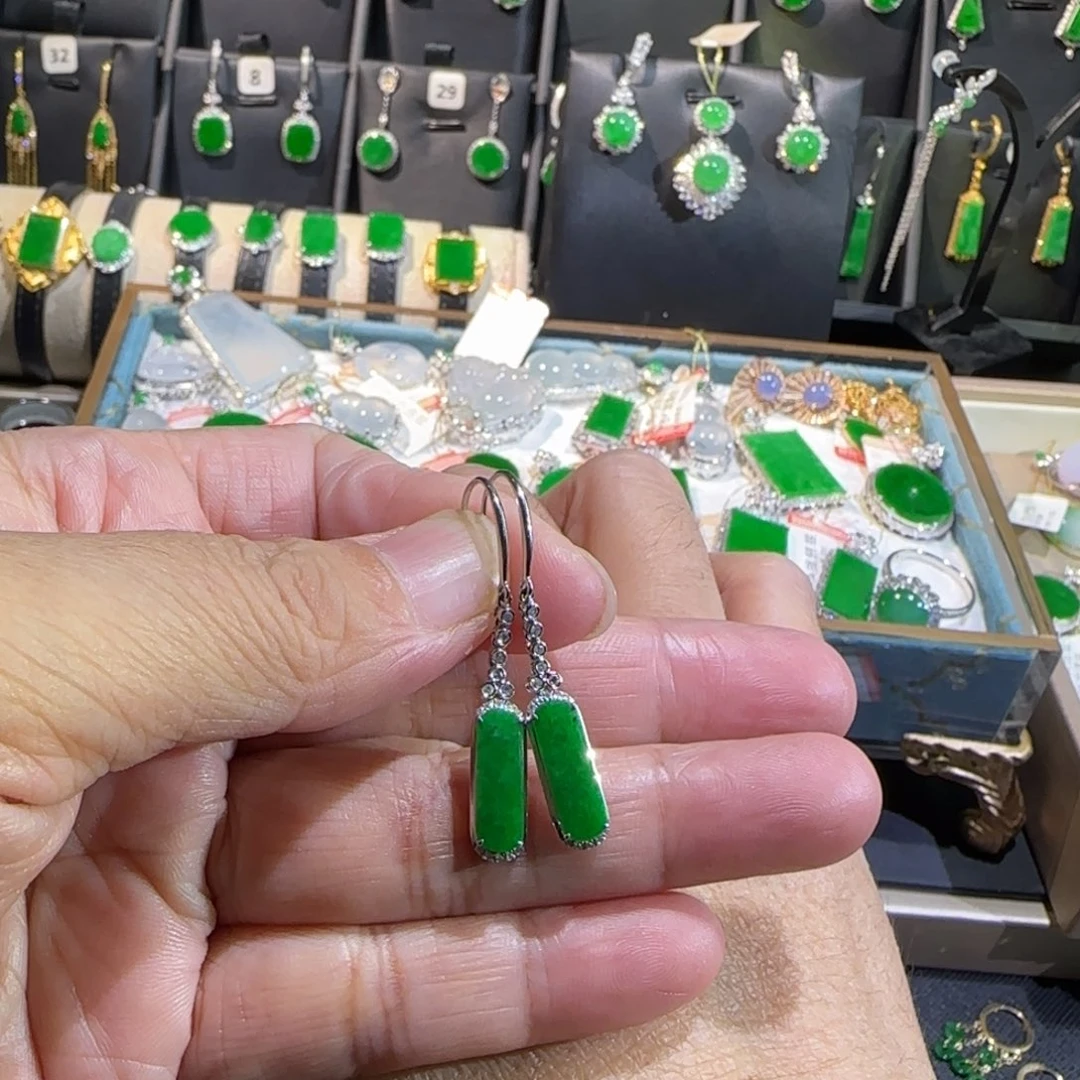 翡翠18K金镶嵌颈饰耳钩