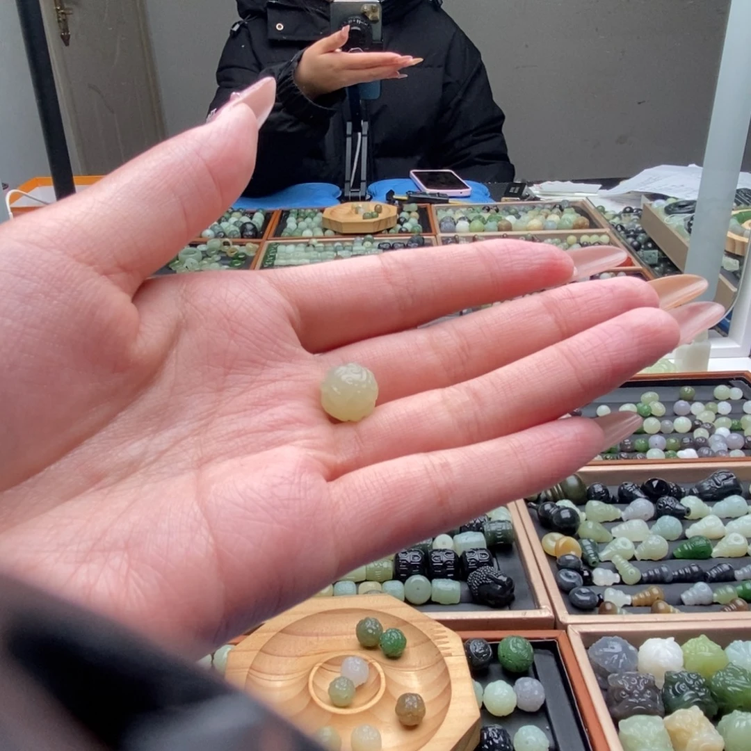 和田玉未镶嵌珠宝半成品