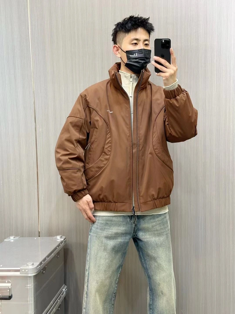 冬季新款休闲风工装立领白鸭绒短款羽绒服男棕色宽松保暖加厚外套