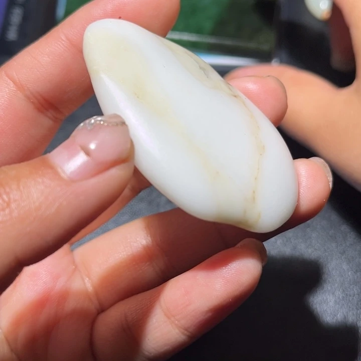 和田玉未镶嵌珠宝奇石