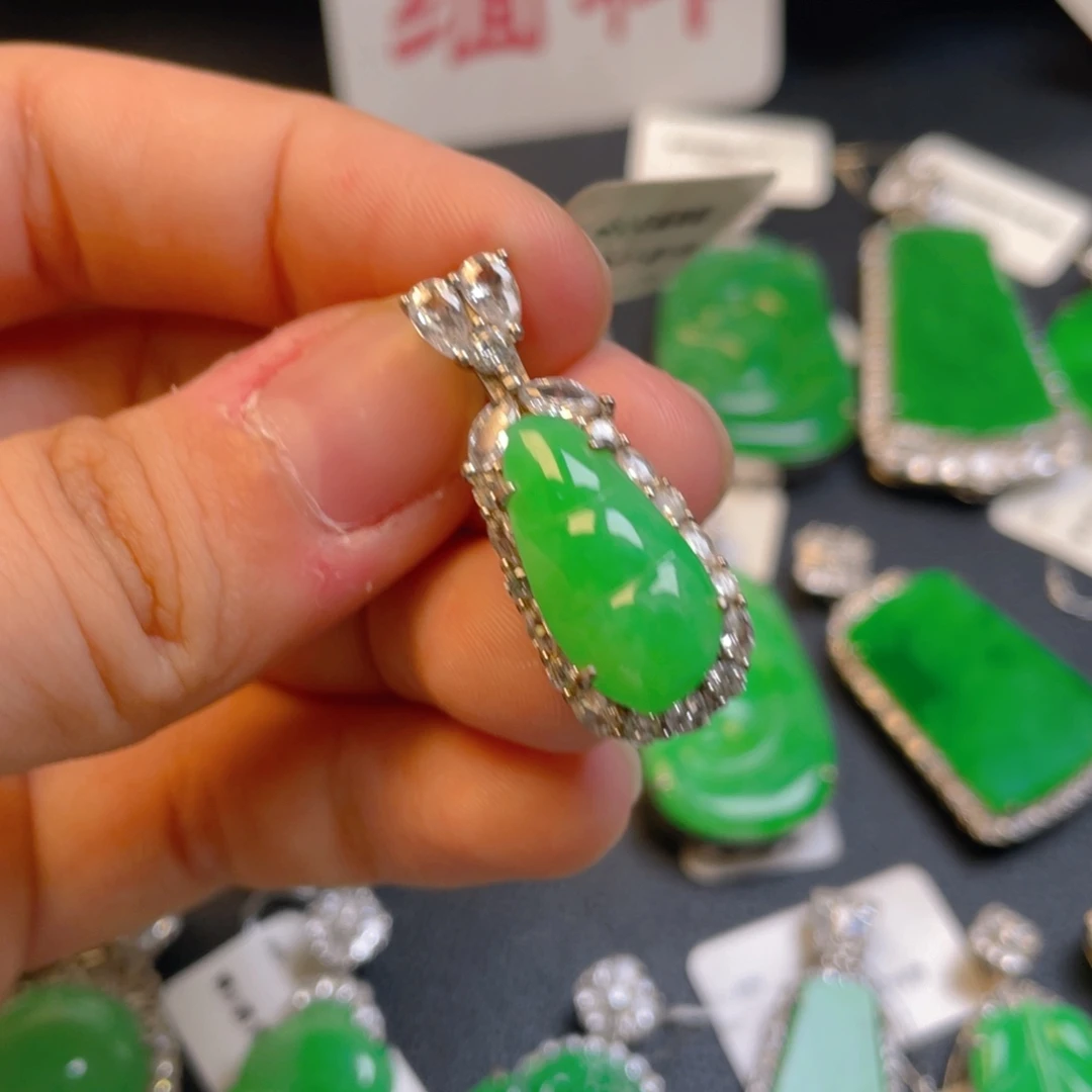 翡翠银S925镶嵌颈饰