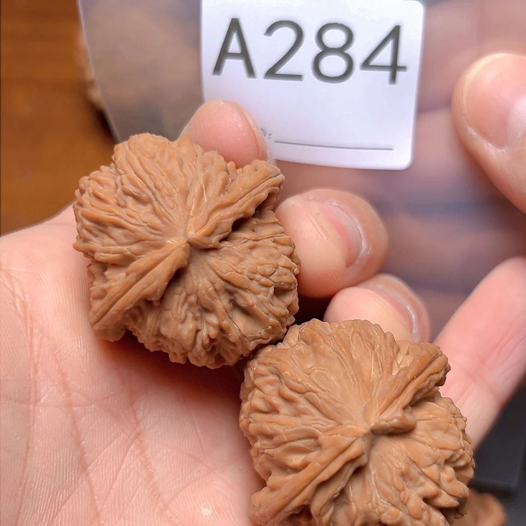 文玩核桃吊坠熬***且38➕三角白