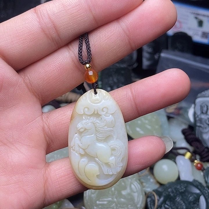 颈饰未镶嵌和田玉