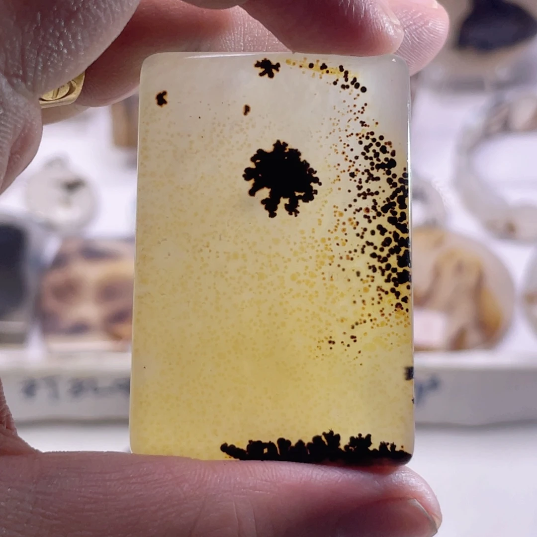 玛瑙/玉髓未镶嵌珠宝奇石