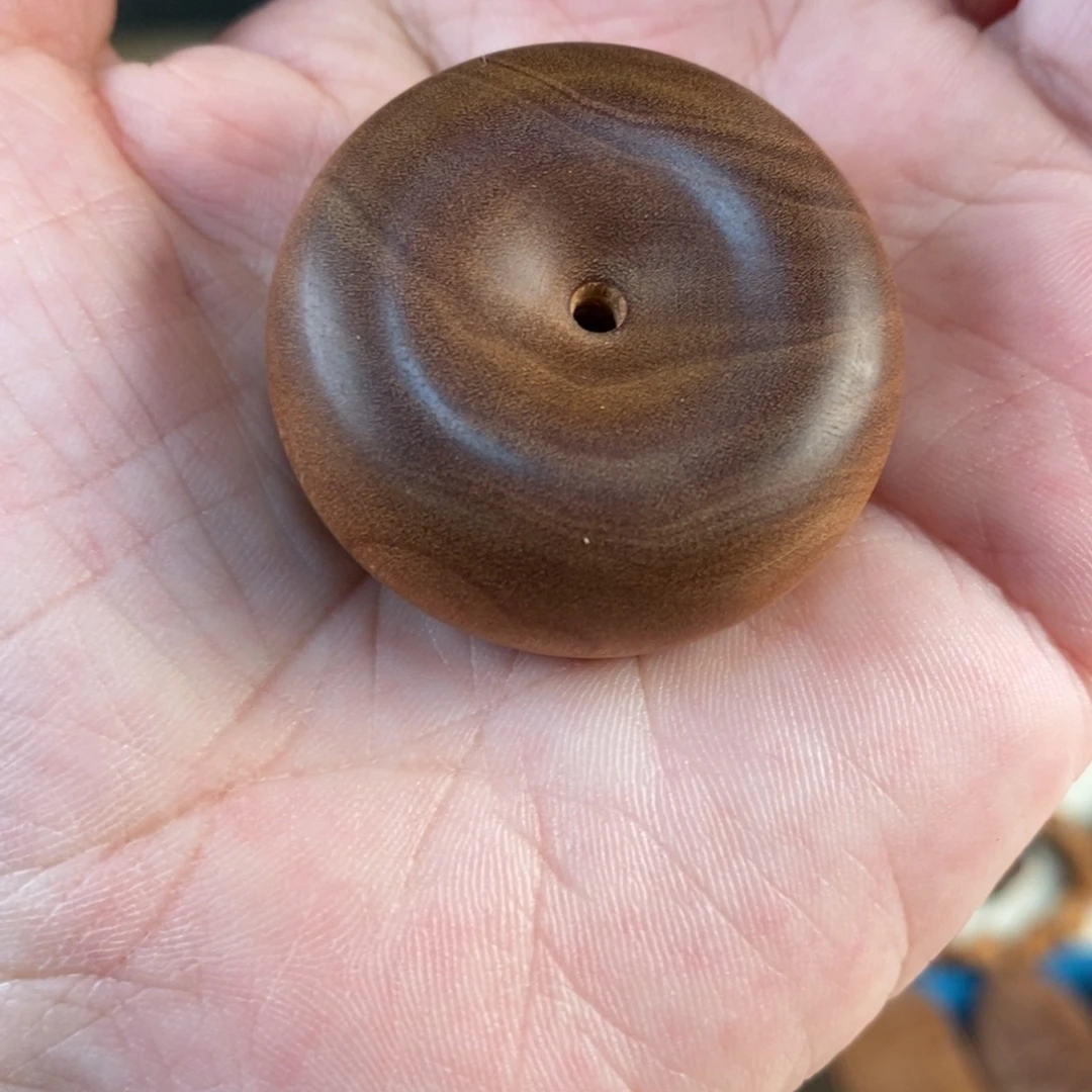 0***瓜檀香木吊坠老山檀香横纹黑肉平安扣