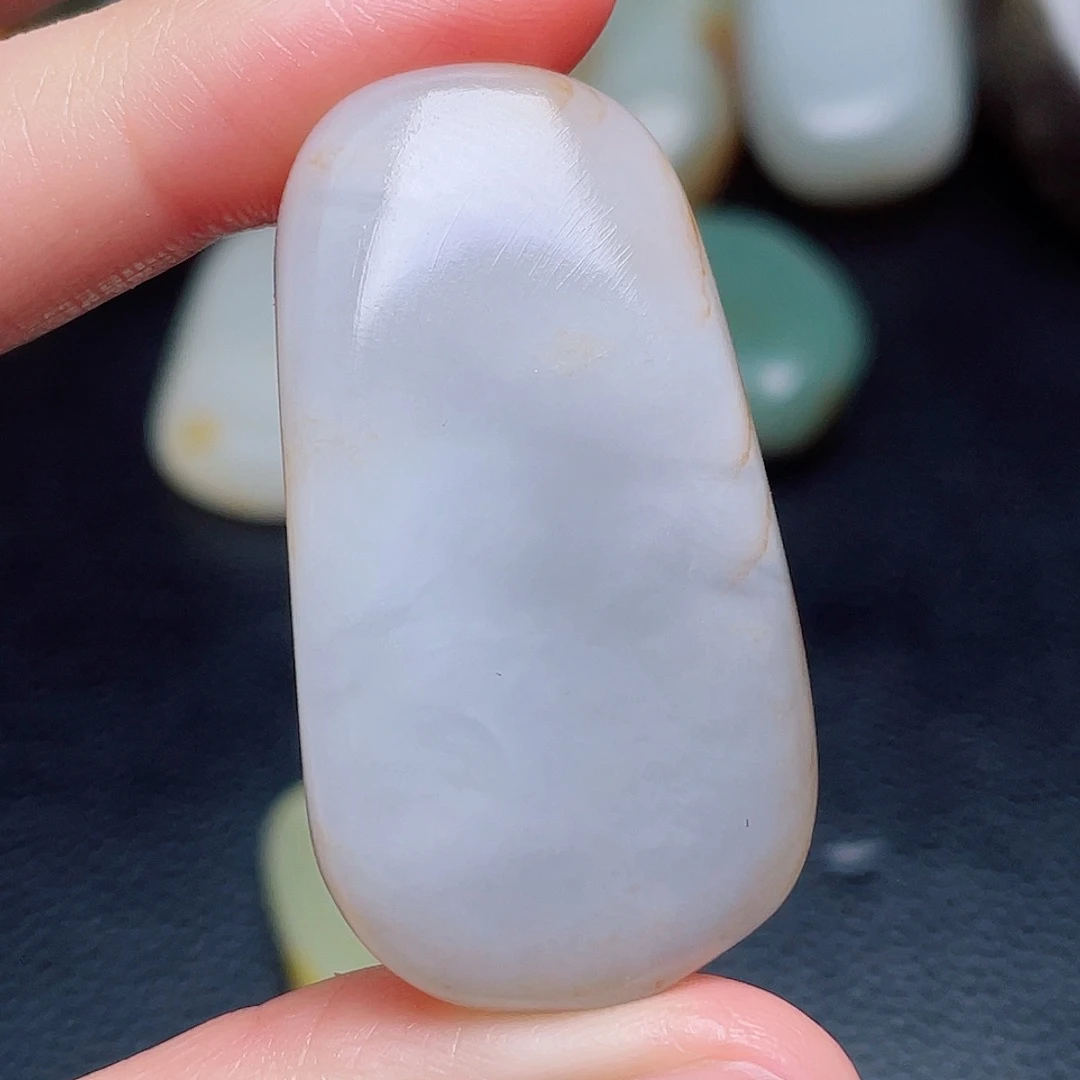 和田玉未镶嵌珠宝奇石