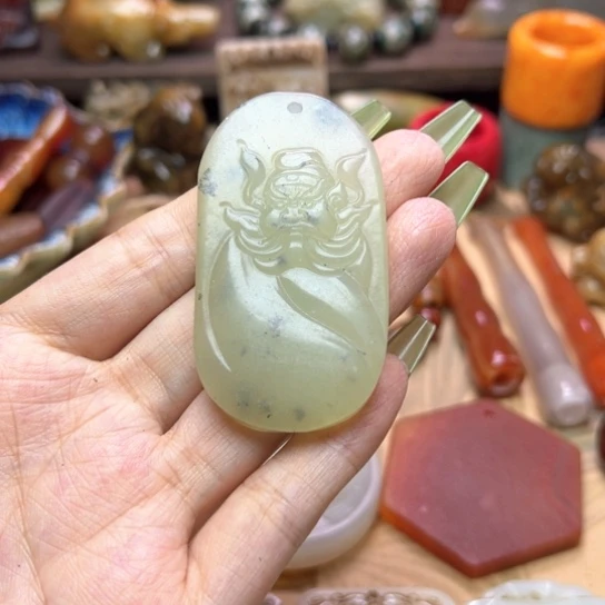 未镶嵌蛇纹石玉颈饰