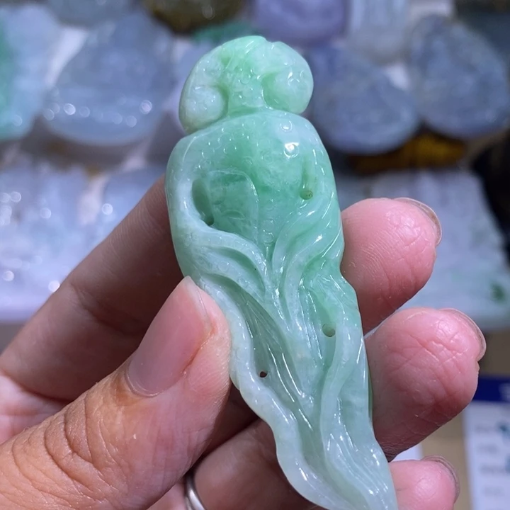 【闪购商品】颈饰未镶嵌翡翠人参