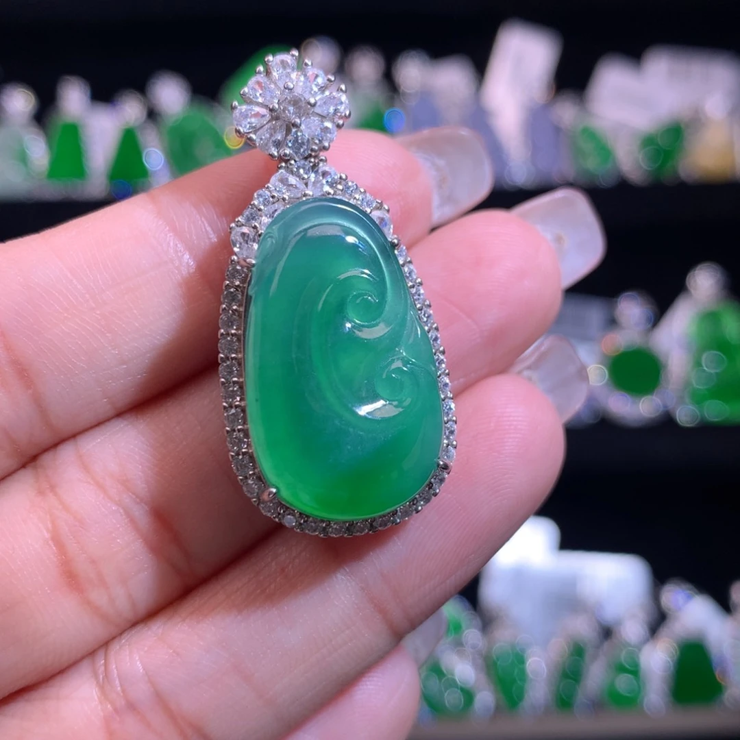 【闪购商品】颈饰银S925镶嵌翡翠