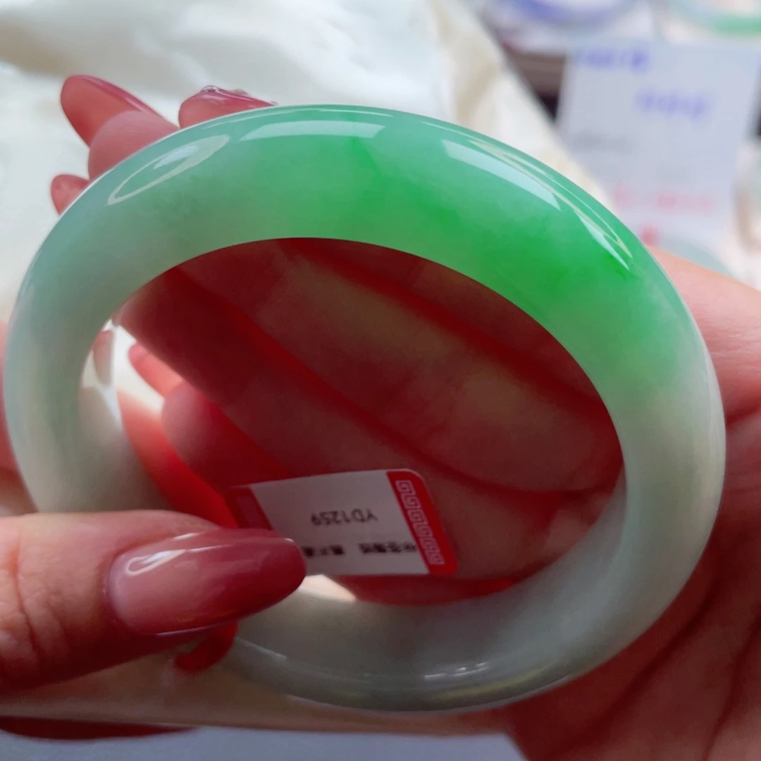 翡翠手镯未镶嵌5455圈9910