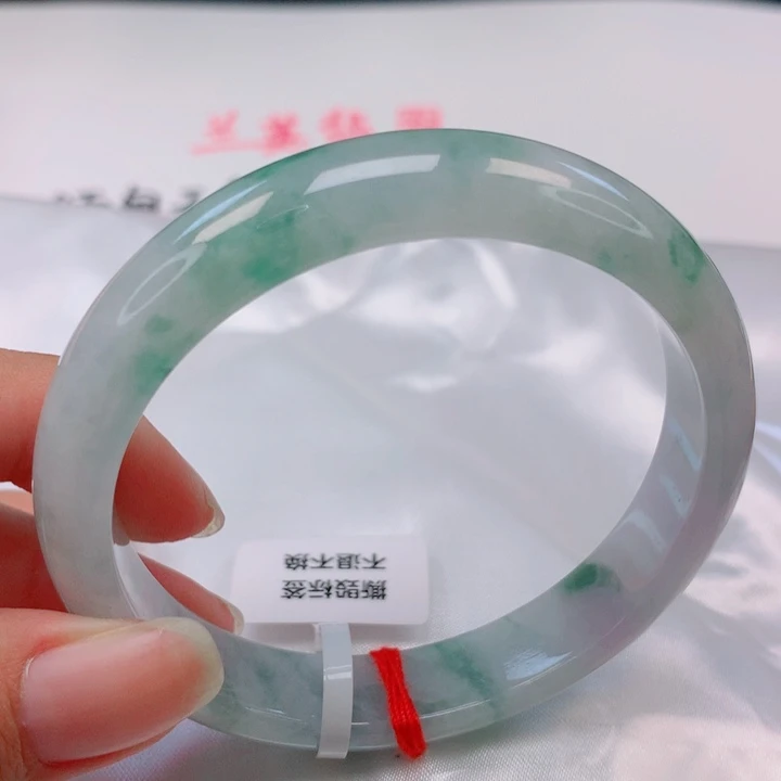 翡翠手镯未镶嵌58圈