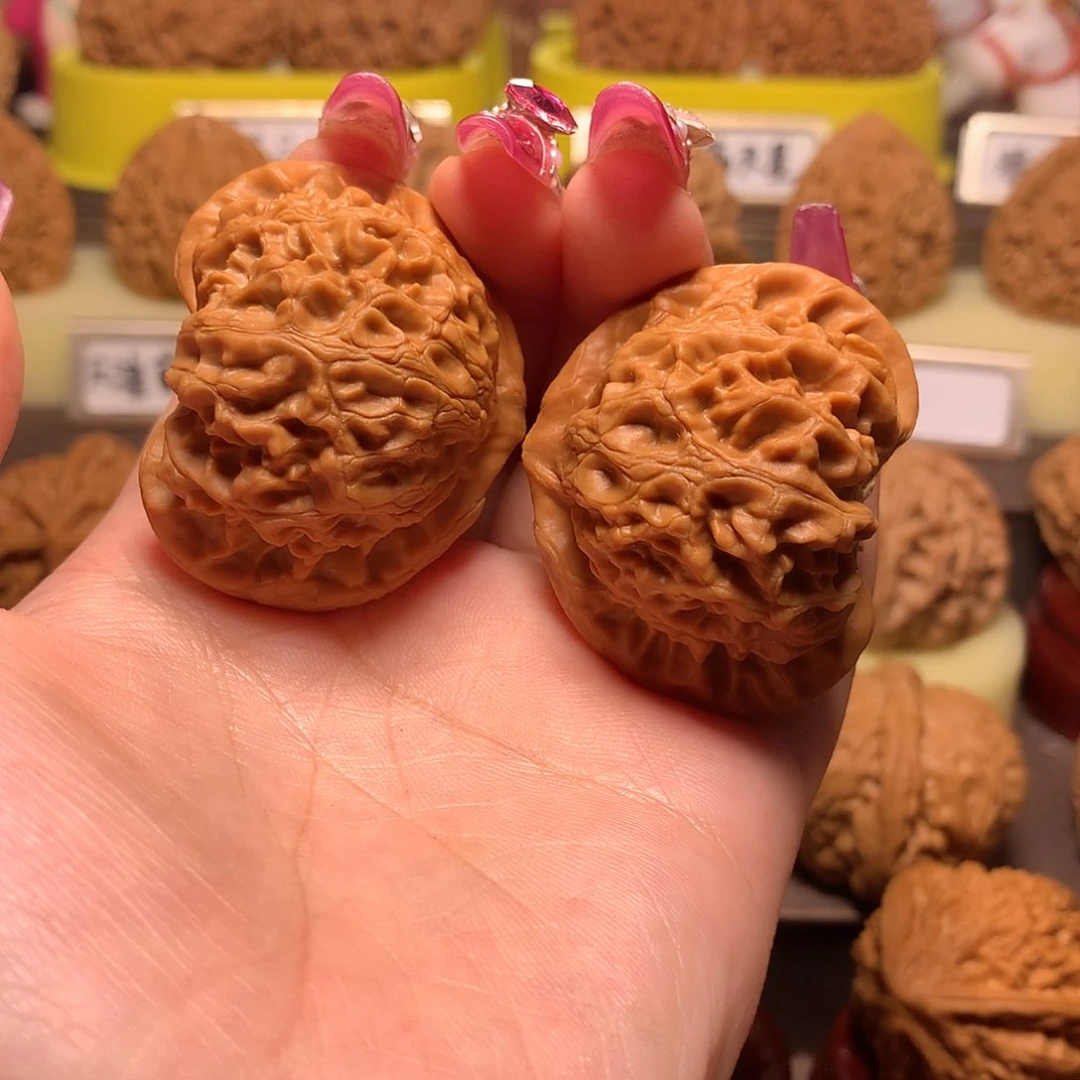 文玩核桃吊坠抓****巴桃心宫灯全品