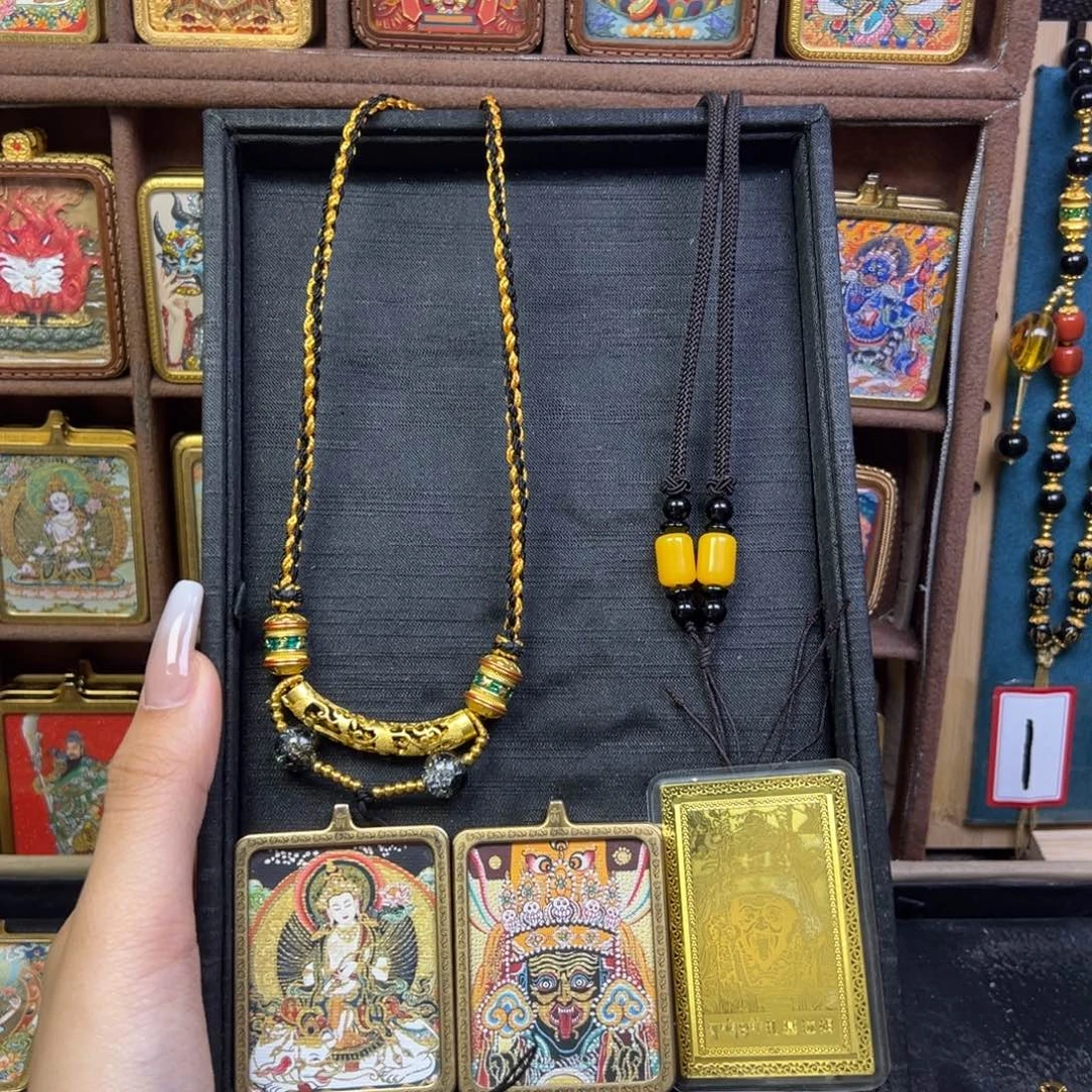 旺***漾吊坠美丽的小镇和美丽的小镇