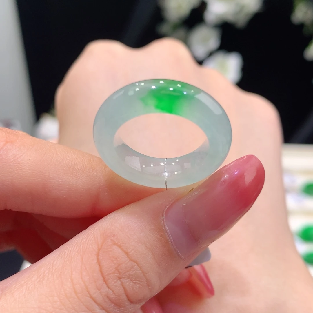 翡翠未镶嵌戒指翡翠