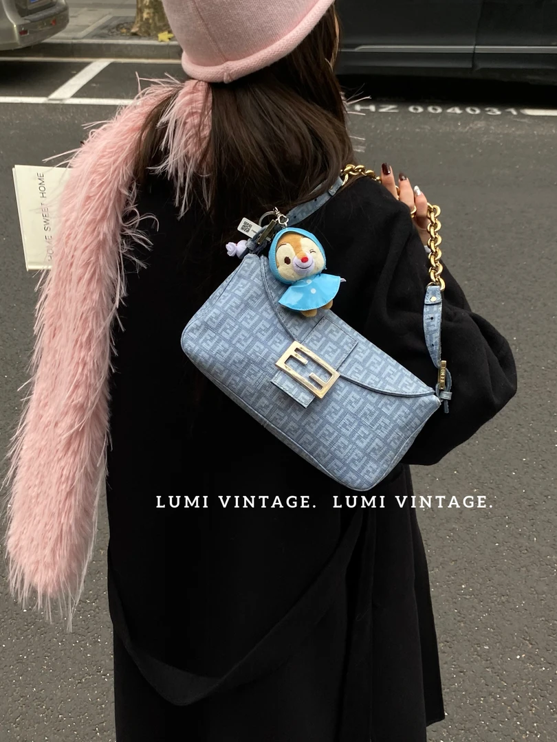95新 FENDI/芬迪 蓝色满logo腋下包 77025658