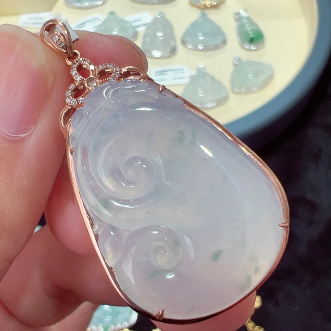 翡翠颈饰18K金镶嵌吊坠