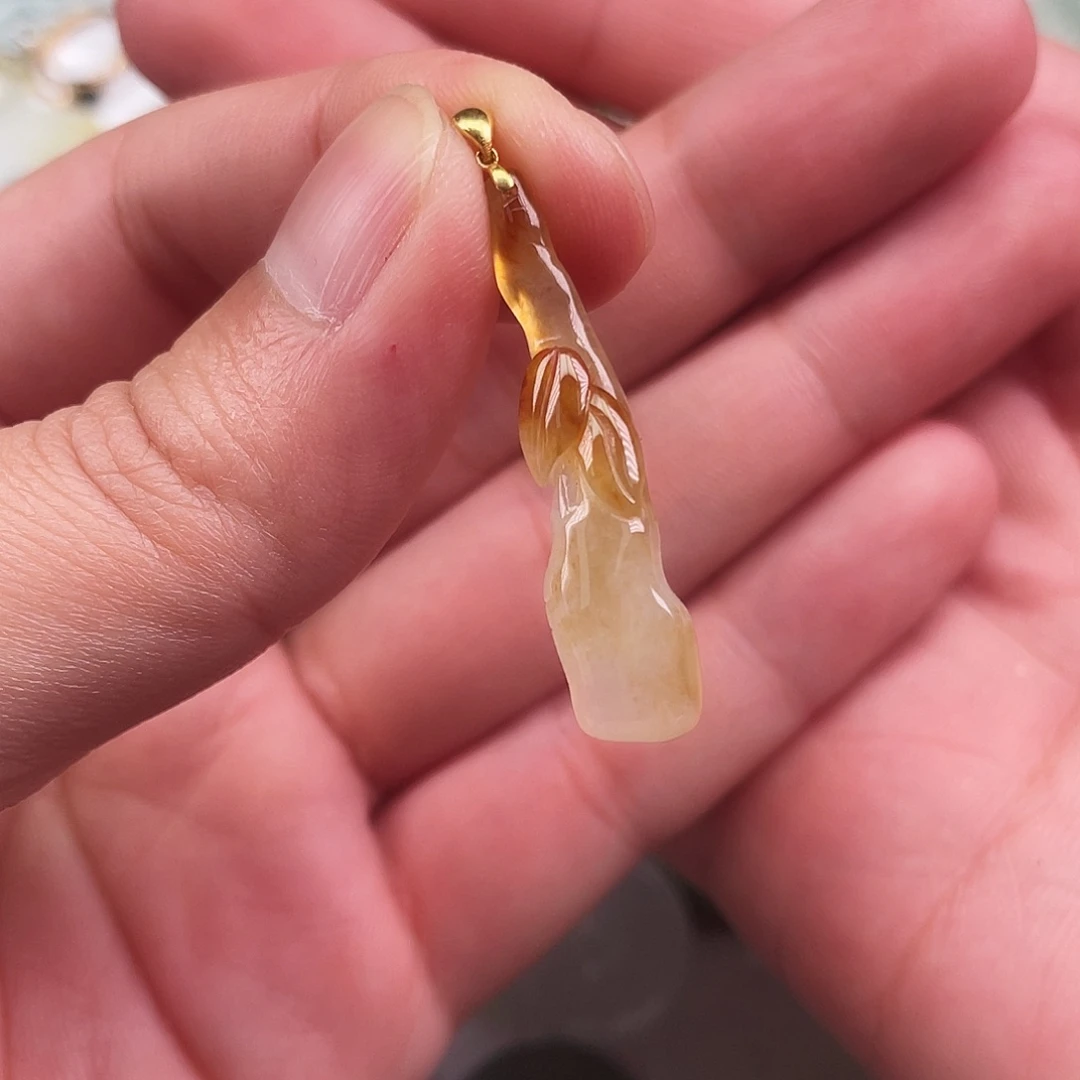 翡翠18K金镶嵌颈饰翡翠