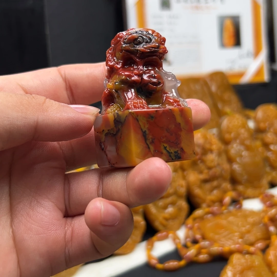 未镶嵌石英质玉（黄龙玉）多样性发货，发其一