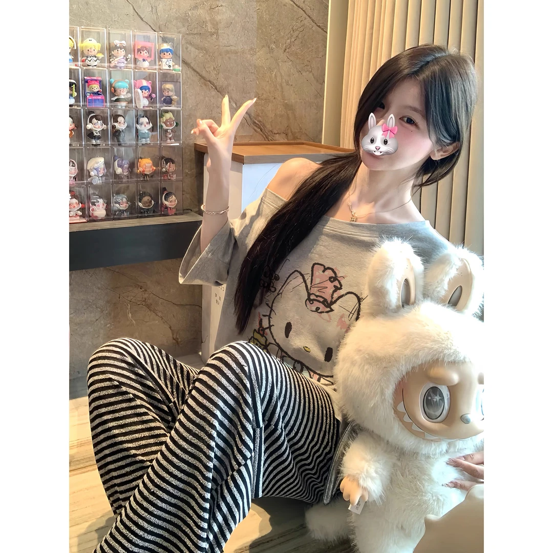 新款夏季一字领短袖t恤女休闲时尚高级感别致穿搭简约设计感印花