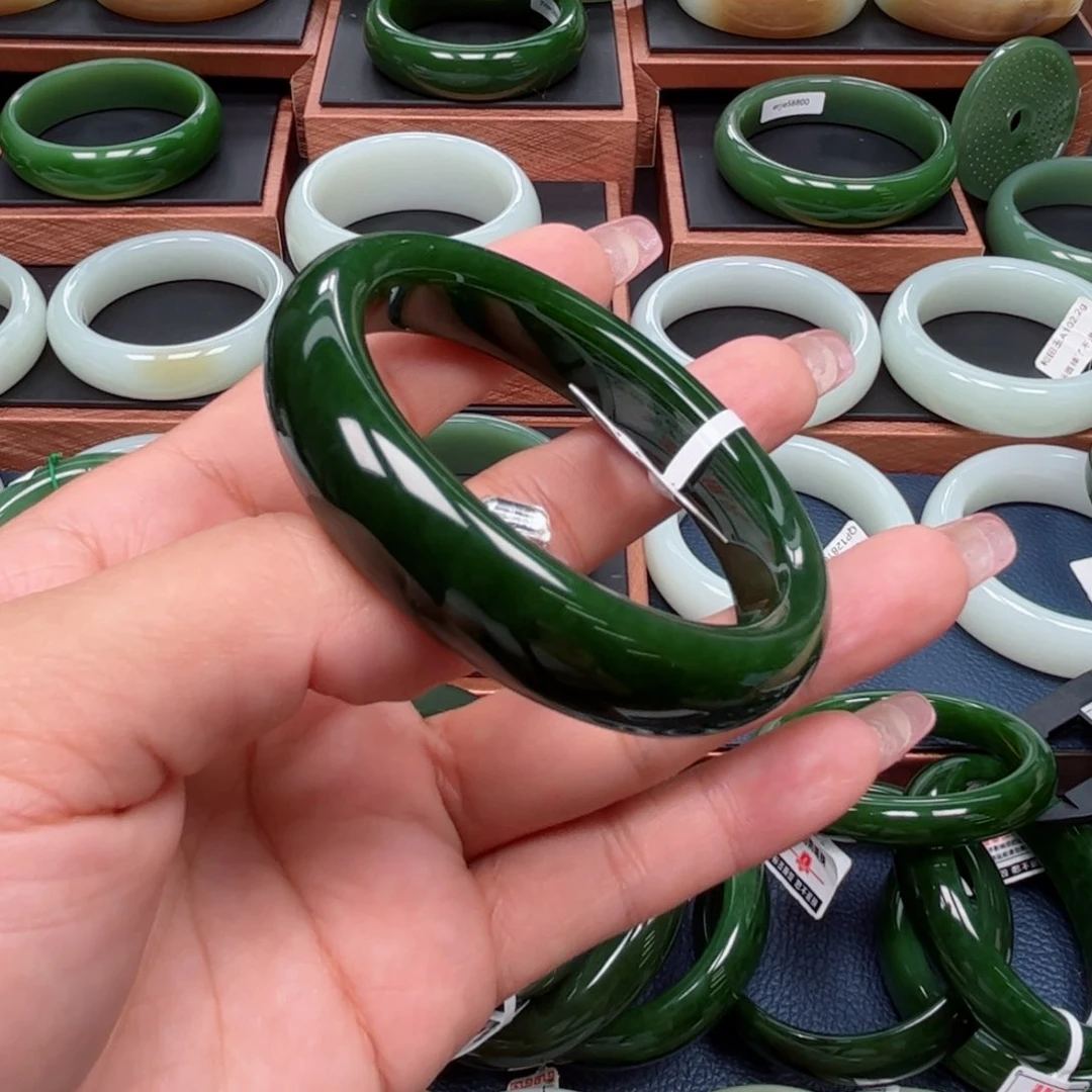 未镶嵌手镯和田玉（碧玉）可*脂