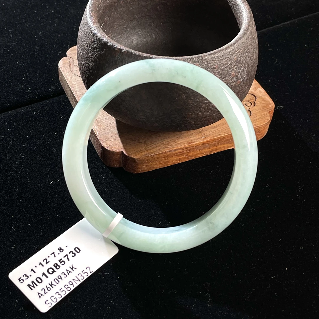 天然翡翠手镯 53+