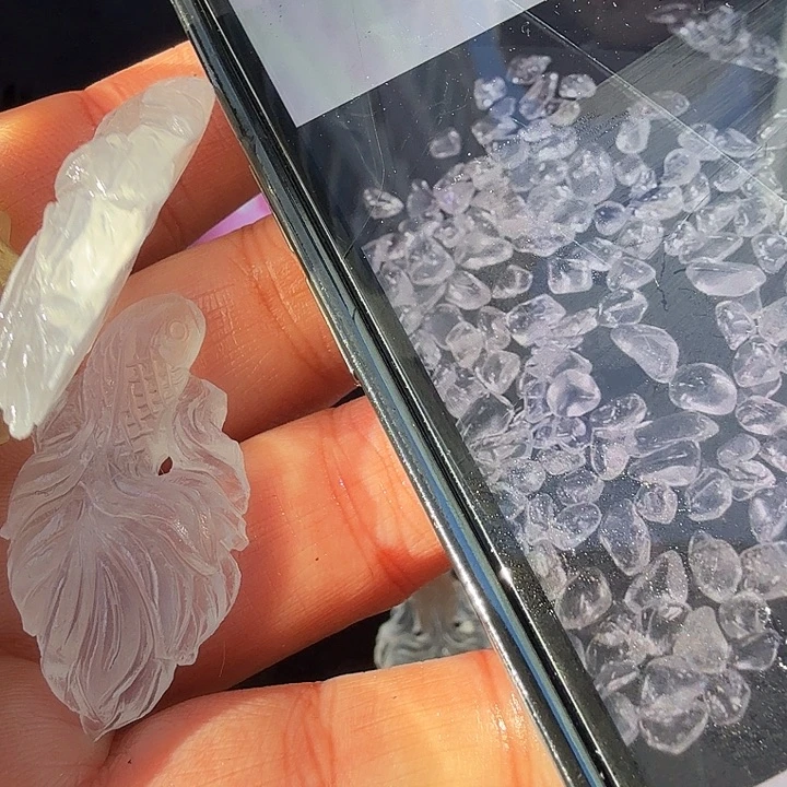 笠***格水晶未镶嵌车挂水晶