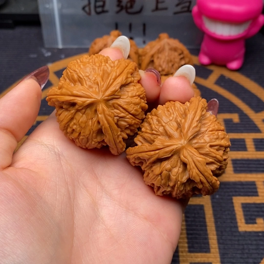 文玩核桃吊坠茄***豆白狮子