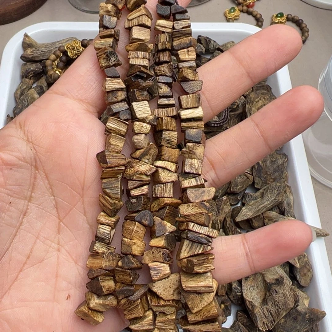 棋楠沉香车挂吊坠2条