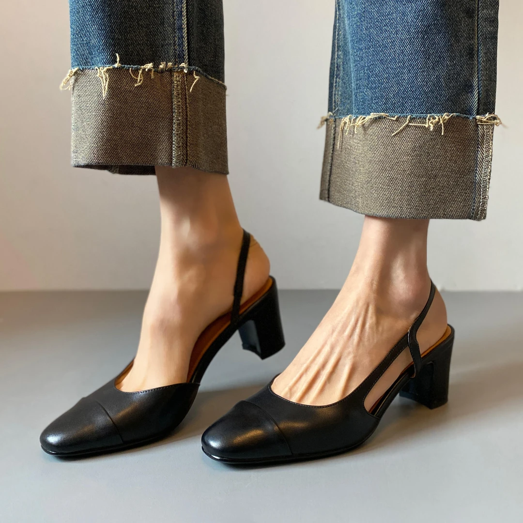 2025春夏新款软皮粗跟圆头一字带后空单鞋女复古高跟包头凉鞋女