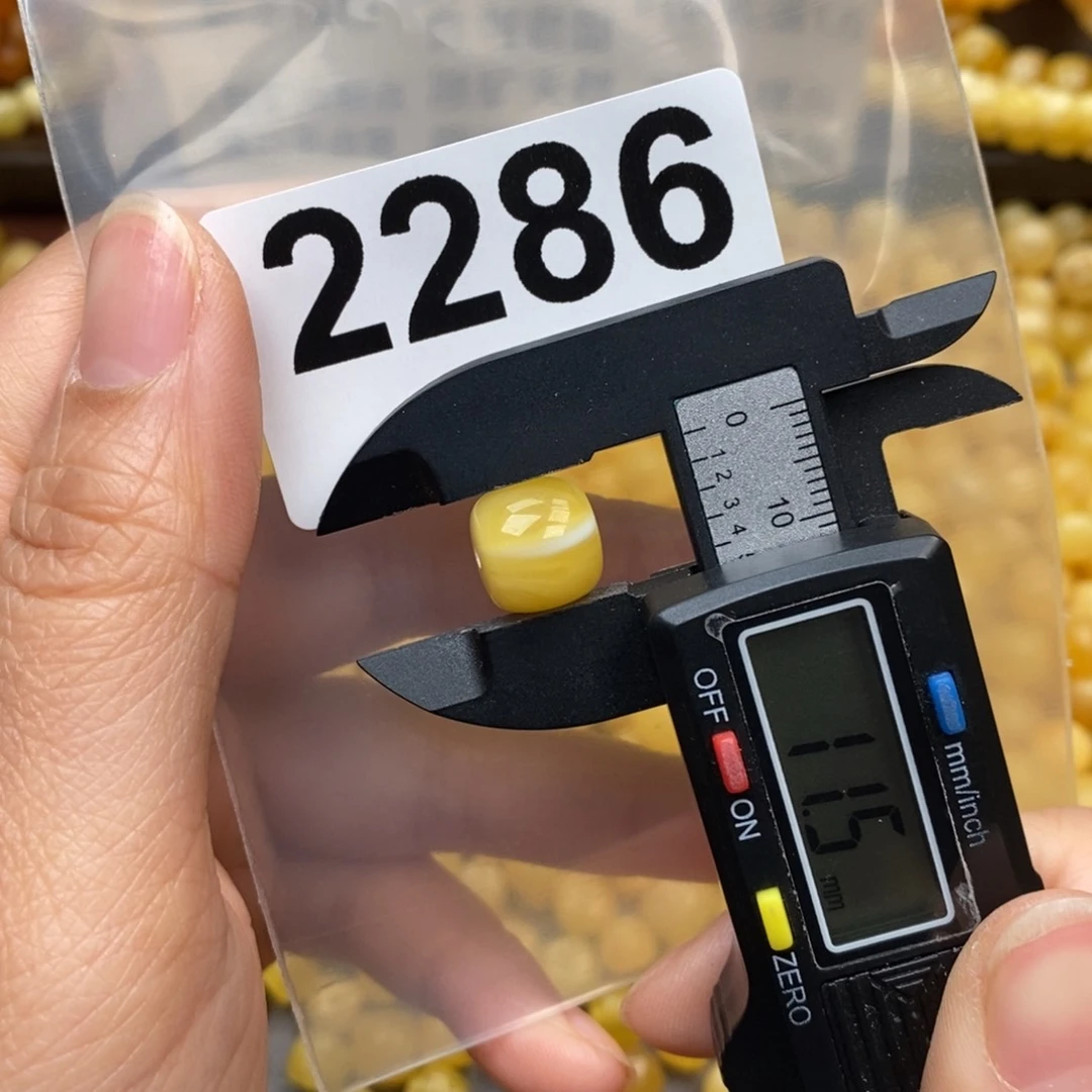 蜜蜡珠宝奇石未镶嵌