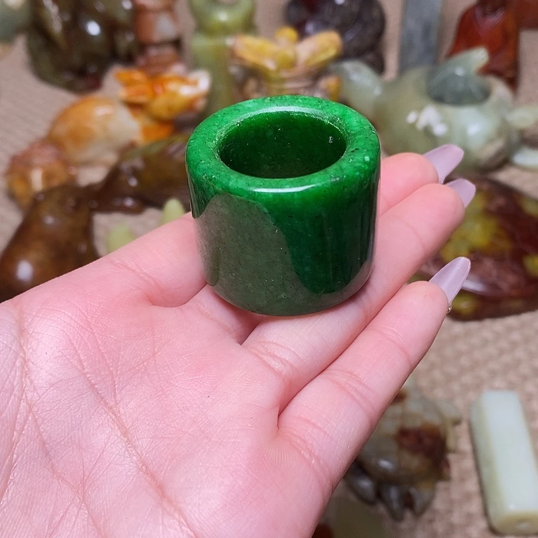 用***0蛇纹石玉足铂镶嵌颈饰