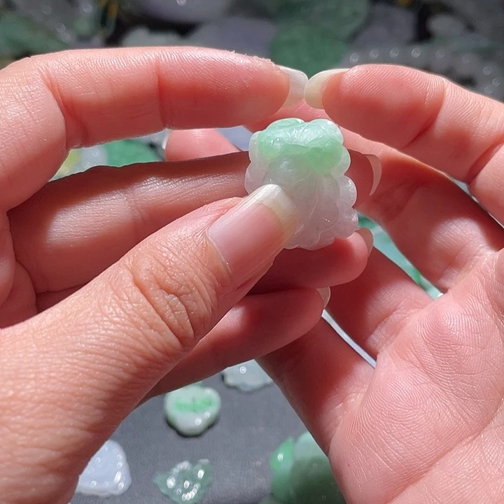 颈饰未镶嵌翡翠天