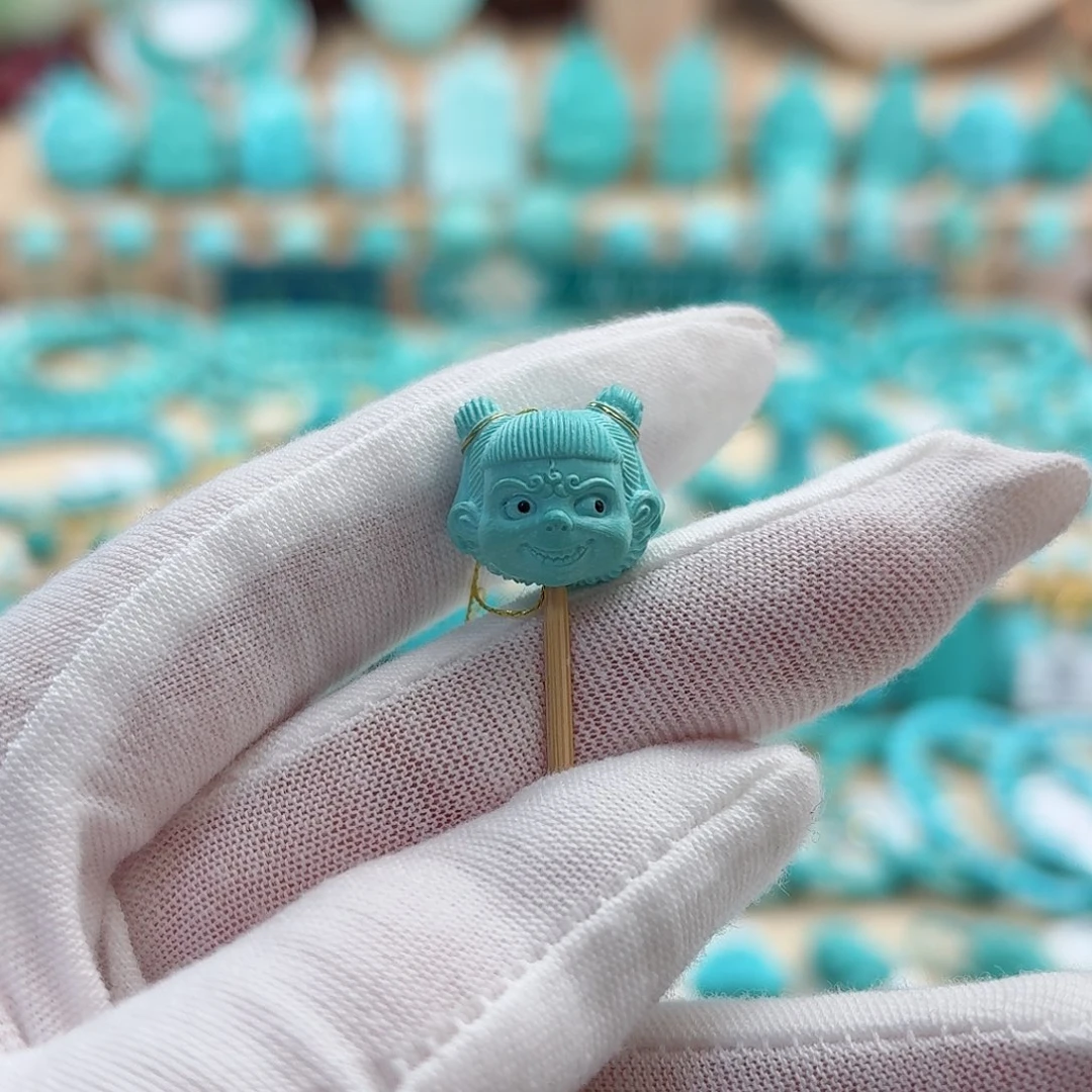 绿松石未镶嵌珠宝奇石