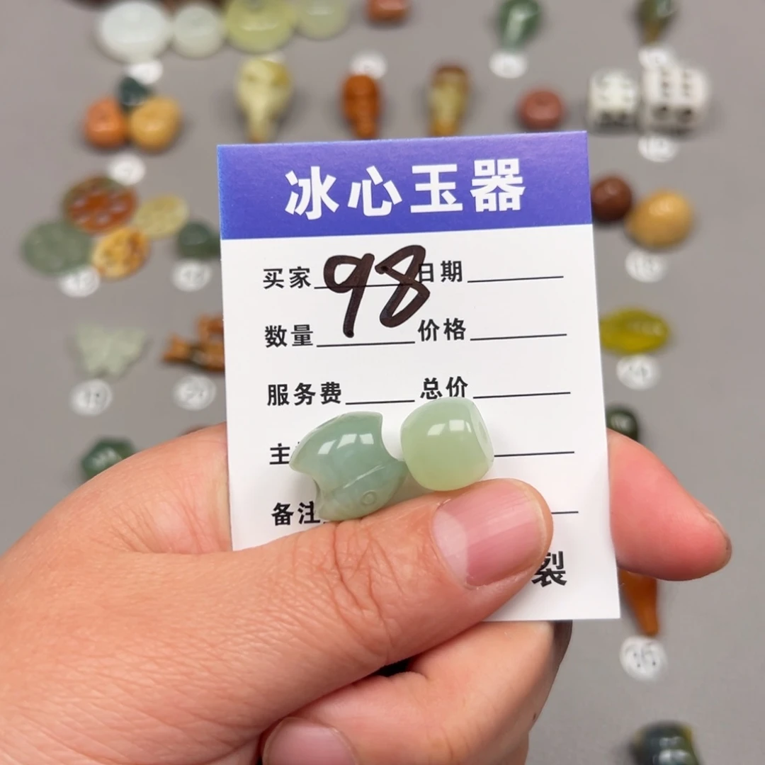 岫玉颈饰未镶嵌妮****子