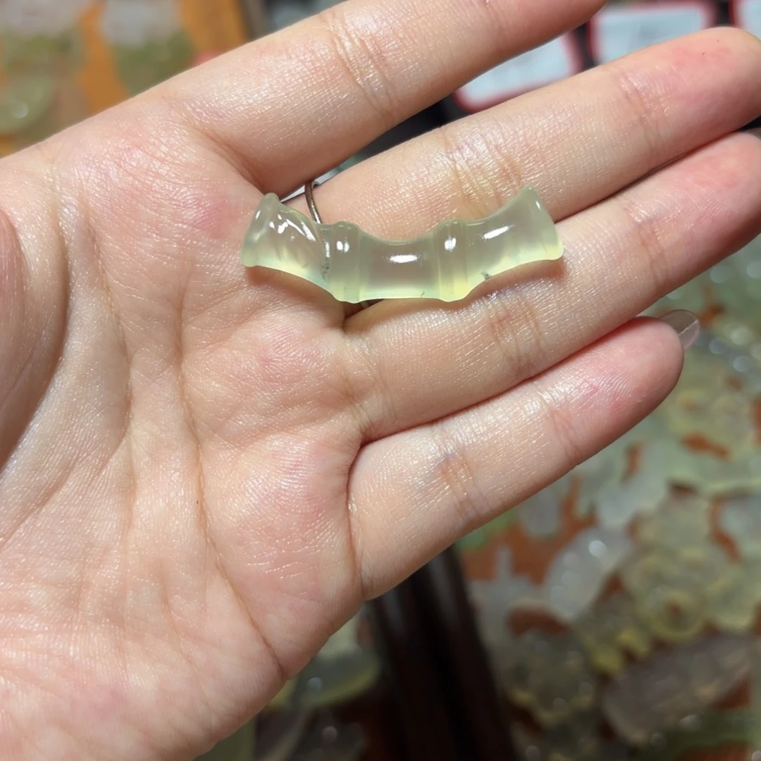 合金蛇纹石玉颈饰