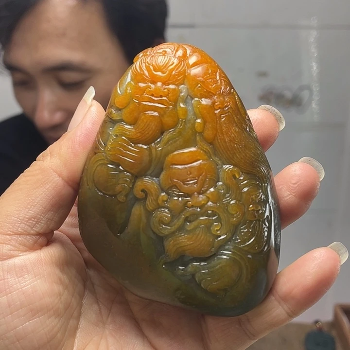 和田玉未镶嵌把件
