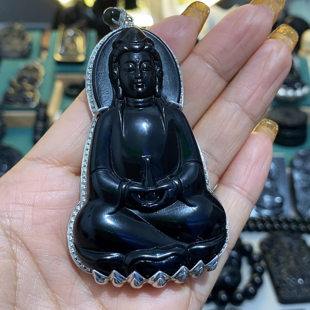 蛇纹石玉未镶嵌颈饰涅*