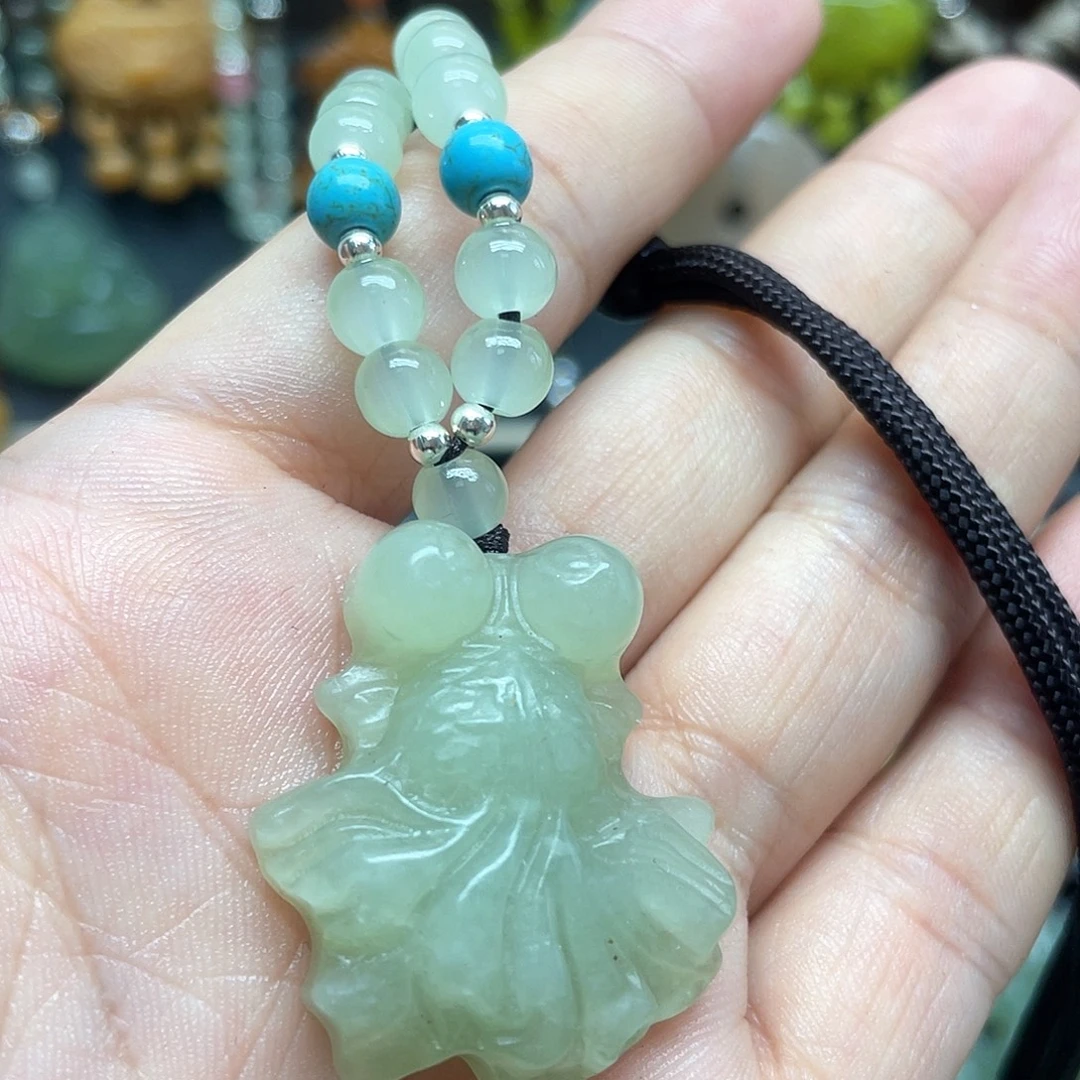 蛇纹石玉未镶嵌颈饰