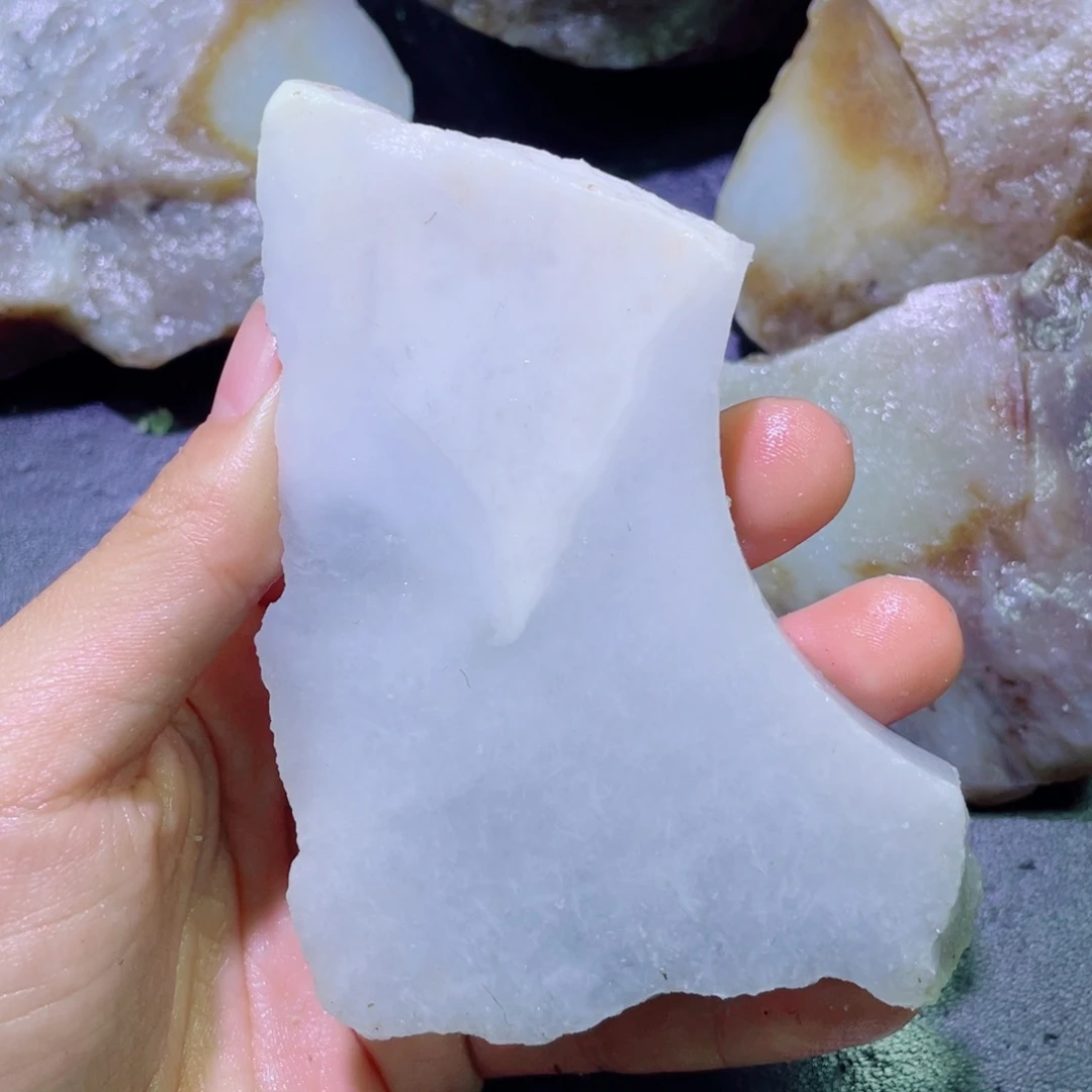 和田玉未镶嵌珠宝半成品