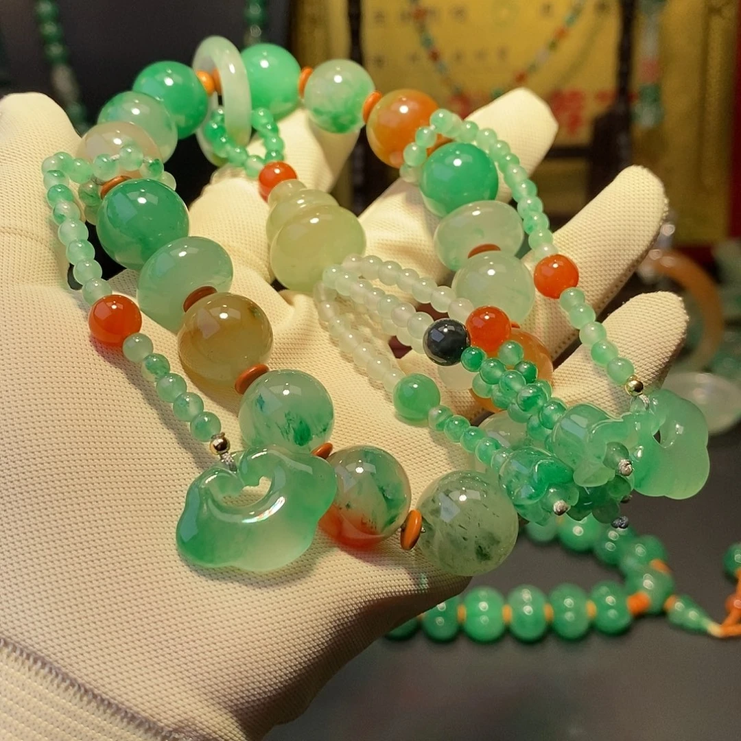 ****宝石英质玉未镶嵌串